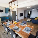 Anabela Villa *